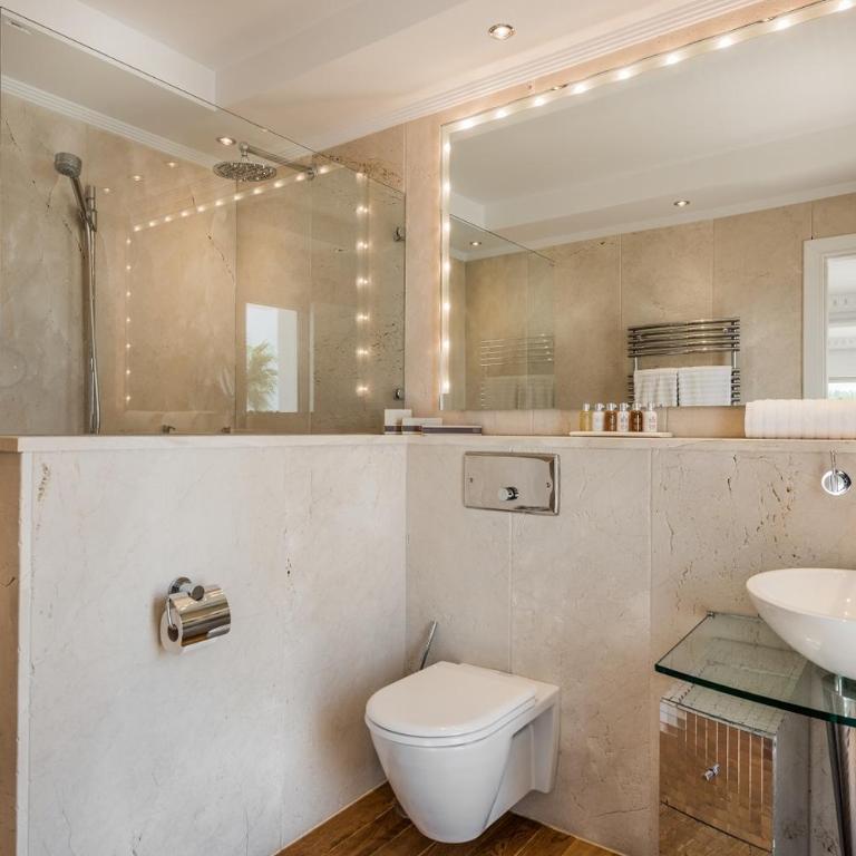 The Residence by the Beach House Marbella - Suite con cama extragrande y vistas al mar - 8