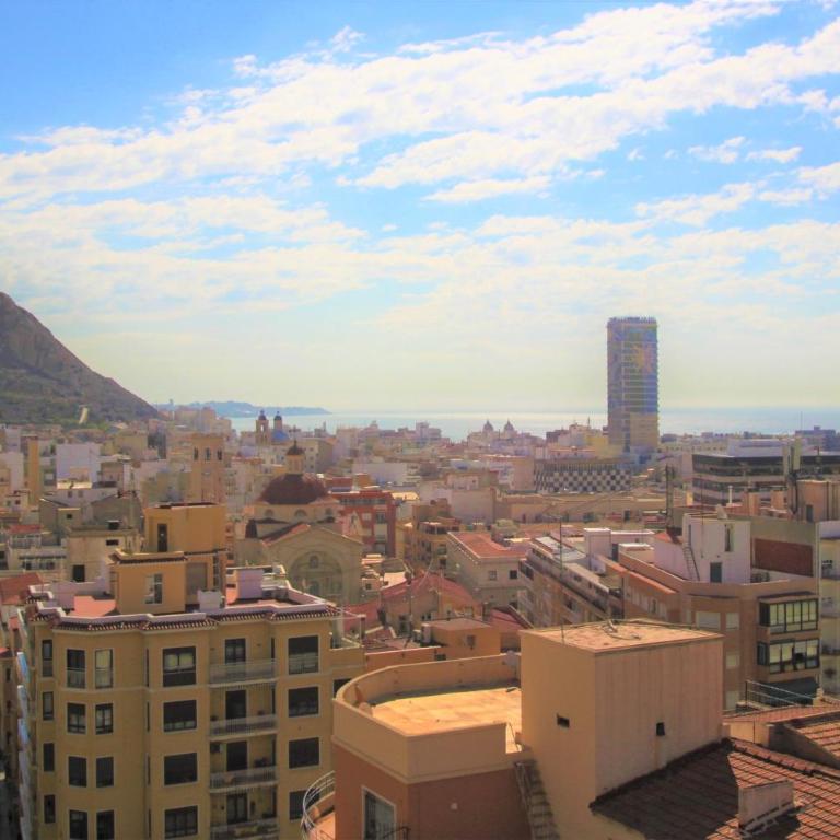 CasaTuris Estudio con vistas que enamoran en Centro de Alicante A119 - Apartment - 17