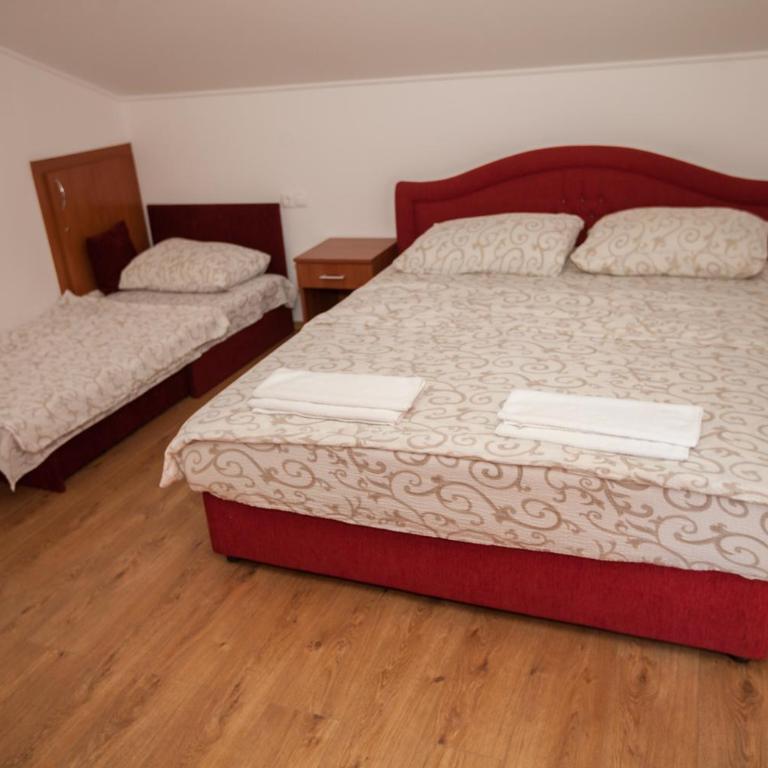 Ninkovic - Deluxe Double Room with Balcony - 9