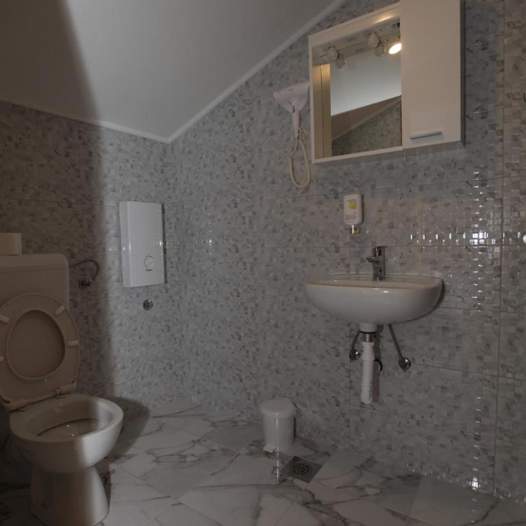 Ninkovic - Deluxe Double Room with Balcony - 10