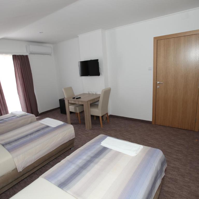 Ninkovic - Triple Room with Balcony - 4