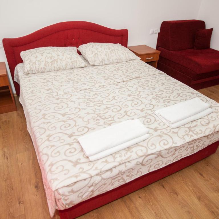 Ninkovic - Deluxe Double Room with Balcony - 12