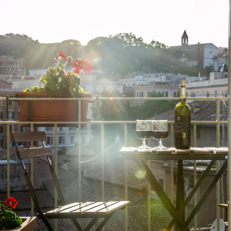 Top Floor Trastevere - Camera Matrimoniale con Balcone - 26
