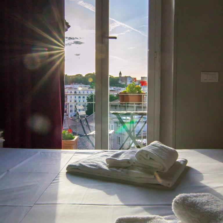 Top Floor Trastevere - Camera Matrimoniale con Balcone - 25