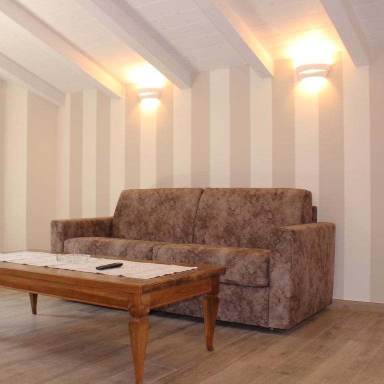 Hotel Villa Tiziana - Suite con 2 Camere da Letto - Dependance - 3