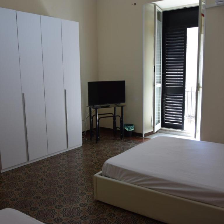 casa Giuseppe - Quintuple Room with Private Exterior Bathroom - 5
