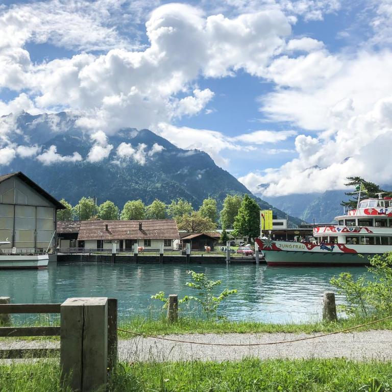 RiverLodge TCS Training & Freizeit AG - Familienzimmer mit Seeblick - 2