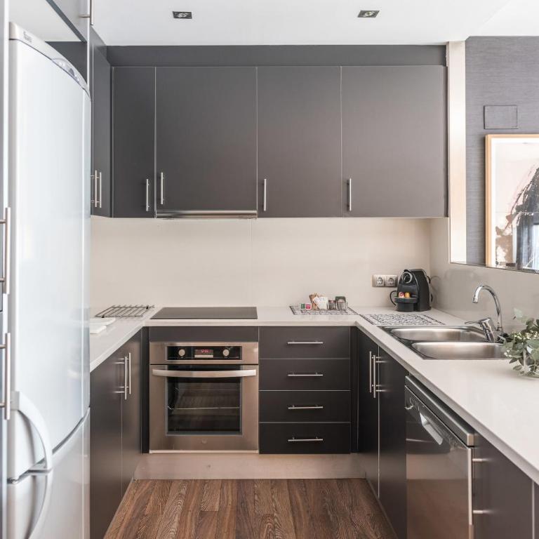Casp 74 Apartments - Three-Bedroom Apartment with Private Terrace - 3