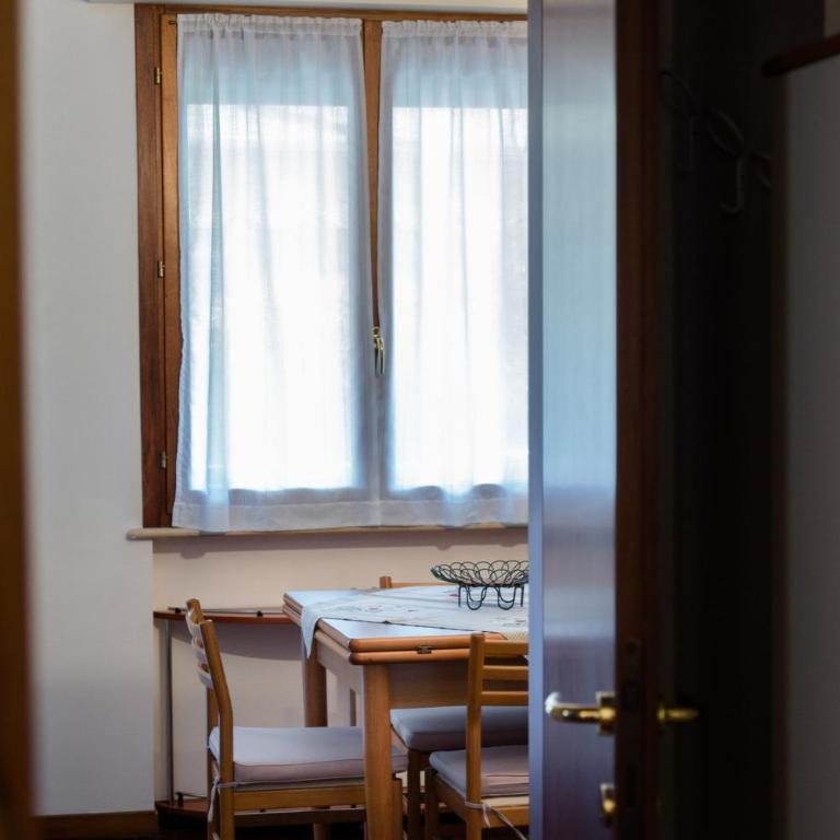 Sirmio Apartments - Primavera Stay - Basic Apartment with Balcony and Partial Lake View - 5