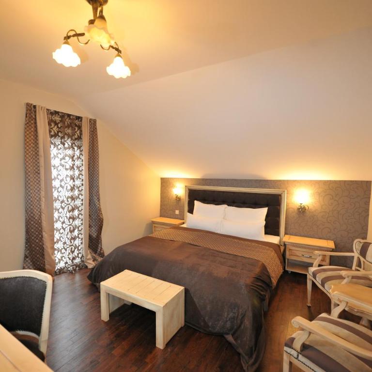 Villa Skadarlija - Standardna Dvokrevetna Soba sa Bračnim Krevetom - 1