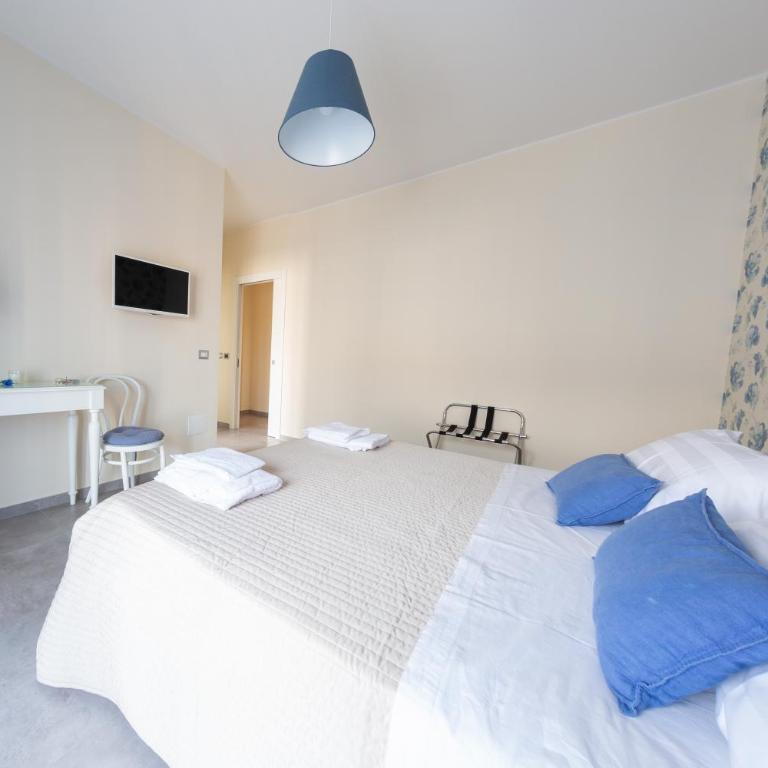 B&B Attico 160 - Deluxe Room - 4