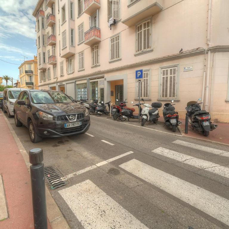Upstays - Studio - Next to the Palais -AC - Studio - 17