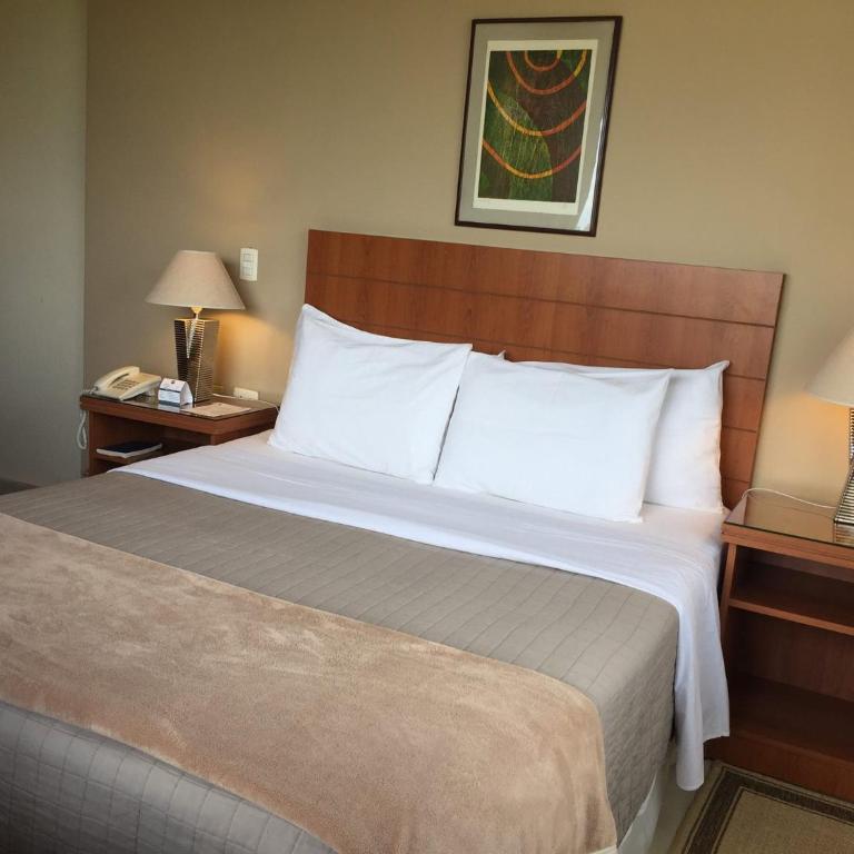 Convair Hotel - Standard Double Room - 2