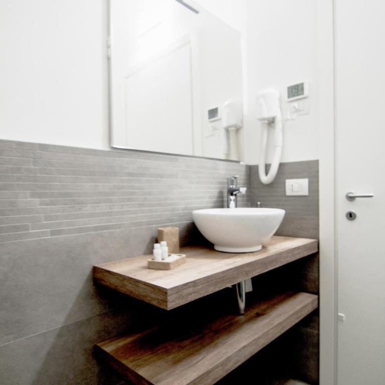 Suite Dreams in Verona - Camera Matrimoniale/Doppia con Letti Singoli con Vista Città - 10