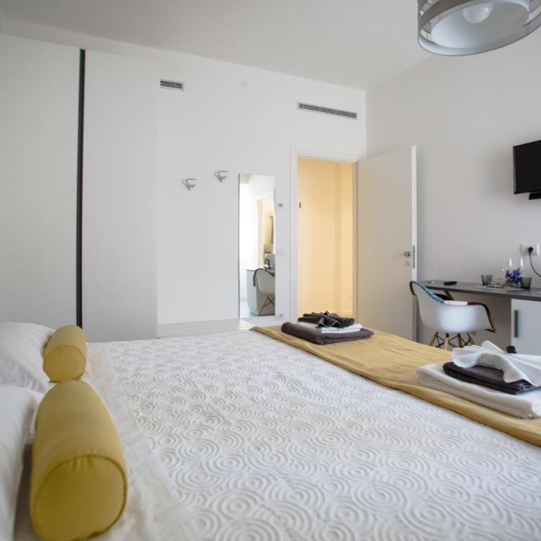 Suite Dreams in Verona - Camera Matrimoniale/Doppia con Letti Singoli con Vista Città - 7