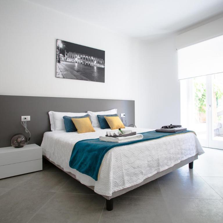 Suite Dreams in Verona - Camera Tripla con Terrazza - 1