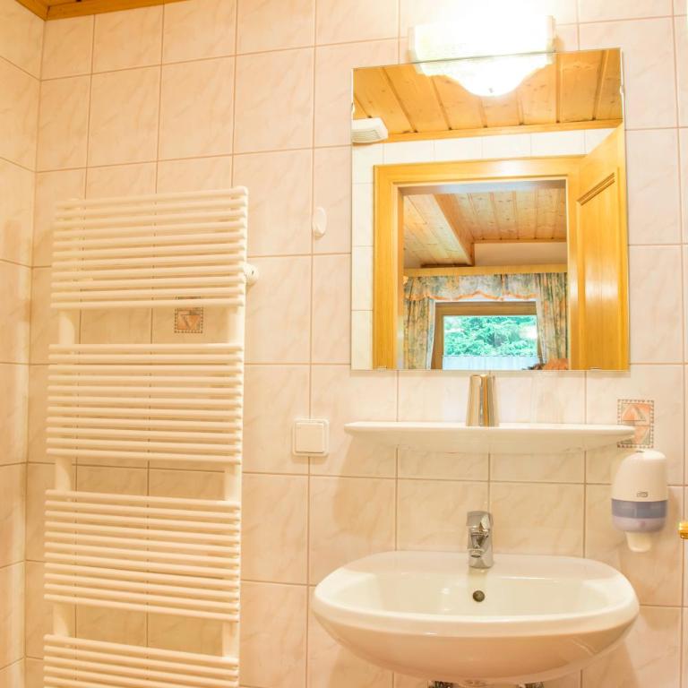 Hotel Gell - Standard Doppelzimmer - 8