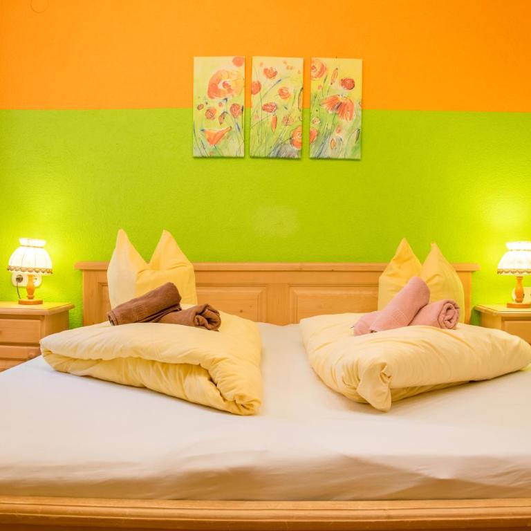 Hotel Gell - Familienzimmer (2 Erwachsene + 1 Kind) - 2