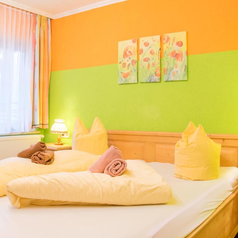Hotel Gell - Familienzimmer (2 Erwachsene + 1 Kind) - 6