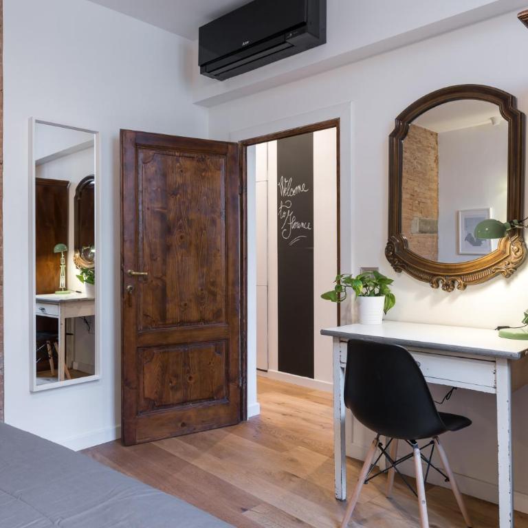 Palazzo Della Nave - Deluxe One-Bedroom Apartment with Garden View - 6