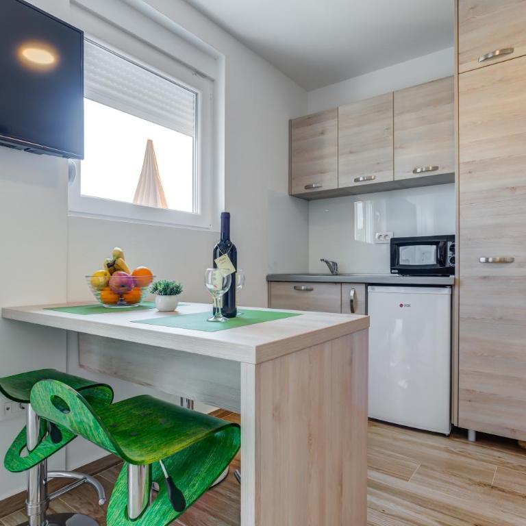 Al Mare apartments Budva - Superior Apartman - 6