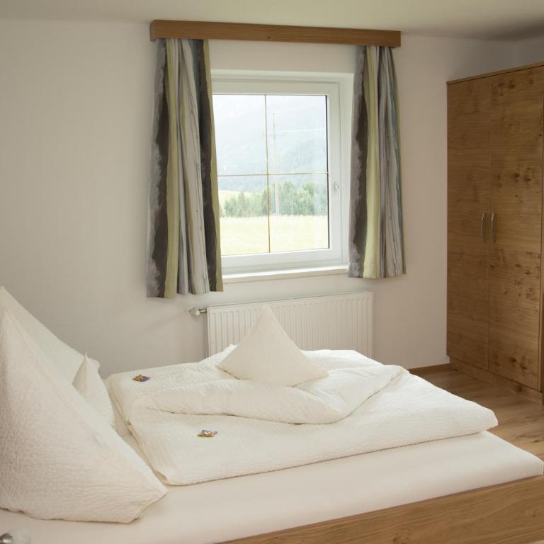 Haus Guggenberger - Ferienwohnung mit 3 Schlafzimmern - 1