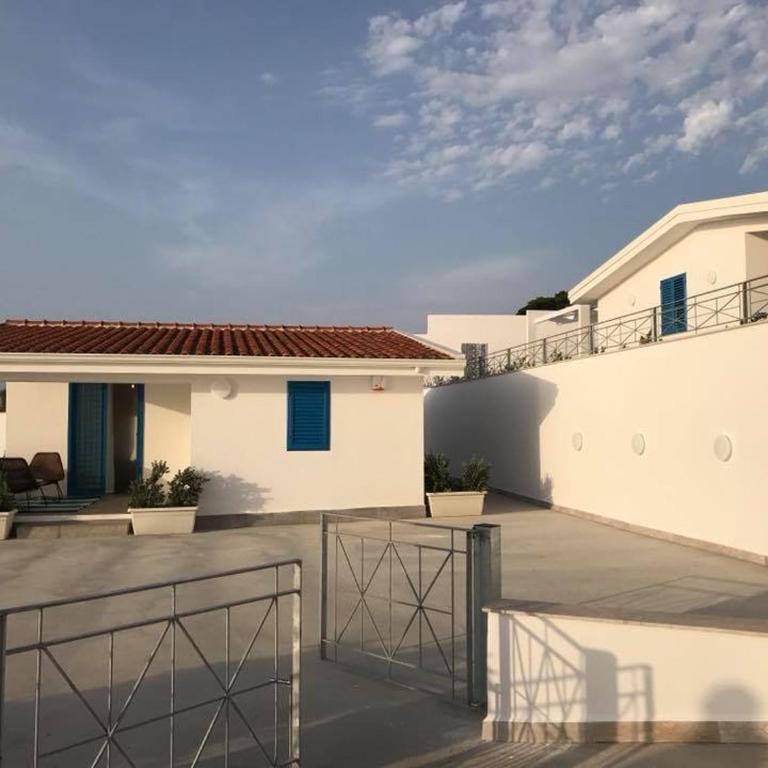 Marina Beach Resort by Le Dhome Sicily - Villa Fronte Spiaggia - 4