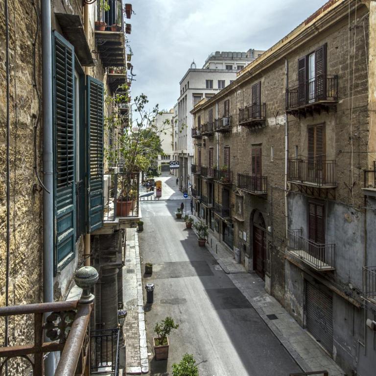 Palazzo Filangeri di Amorosa - Appartamento con Balcone - 14