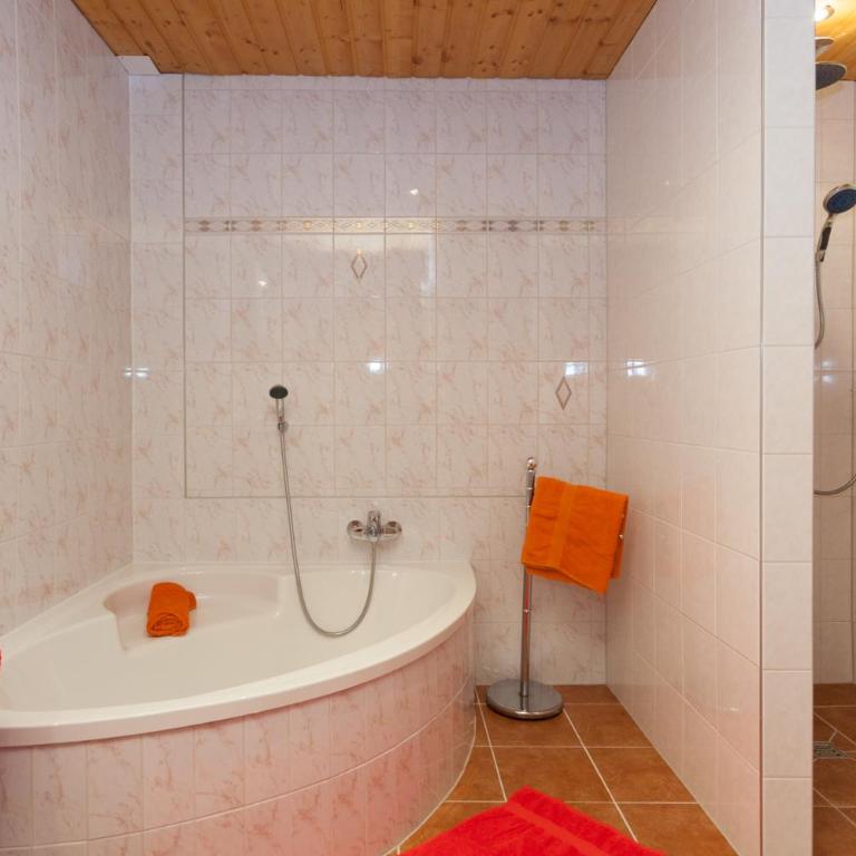 Ferienhaus Fleisch - Apartment mit 7 Schlafzimmern und Terrasse - 6
