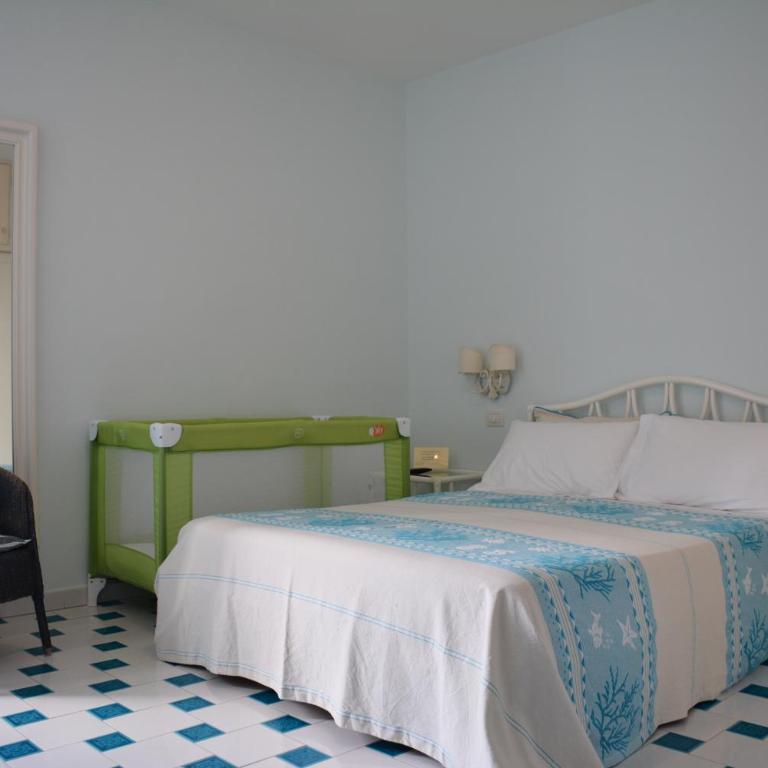 Hotel La Lampara - Camera Familiare (2 Adulti + 2 Bambini) - 2
