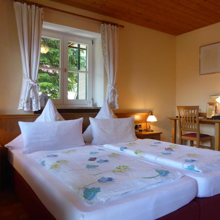 Ferienhotel Silberdistel garni - Doppelzimmer mit Balkon - 6