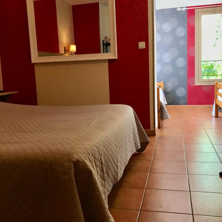 La Rapière - Chambre Familiale - Vue sur Ville Médiévale - 6