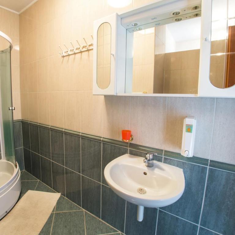 Apartments Tulipan - with free private parking garage - Two-Bedroom Apartment with Terrace - 3