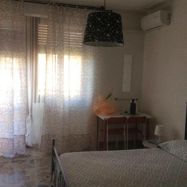 Casa Giulia In - Camera Tripla con Bagno in Comune - 1