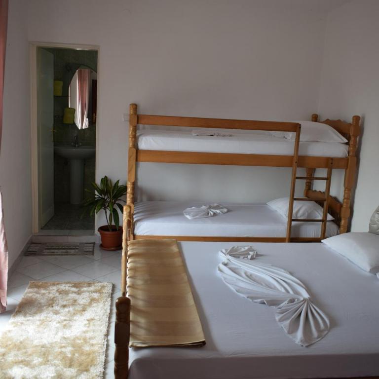 Villa Guci - Četvorokrevetna Soba sa Balkonom - 2