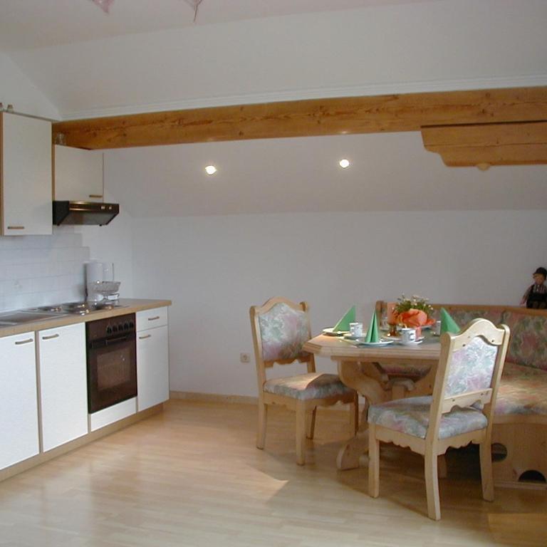 Ferienwohnung Maria Gstatter - Two-Bedroom Apartment with Balcony or Terrace - 9