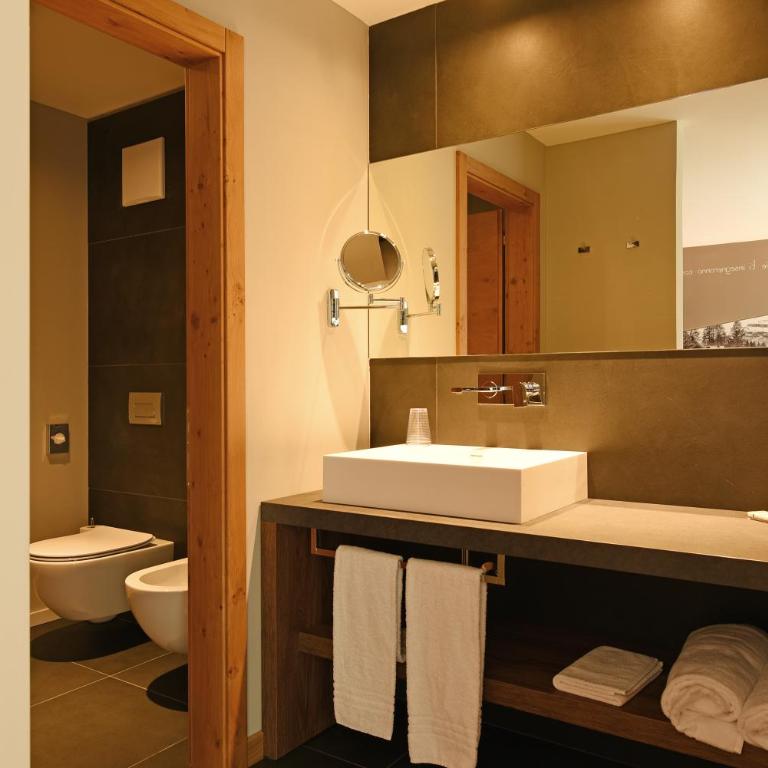 Dolomeet Boutique Hotel - Junior Suite with Balcony - 4