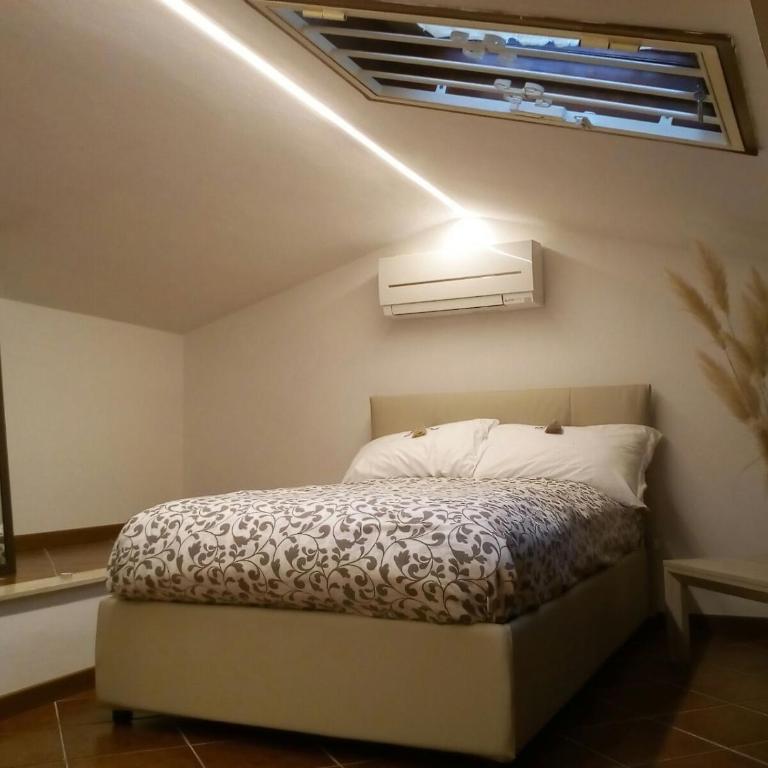Le Tre Lune Suites - Standard Double Room - Attic - 7