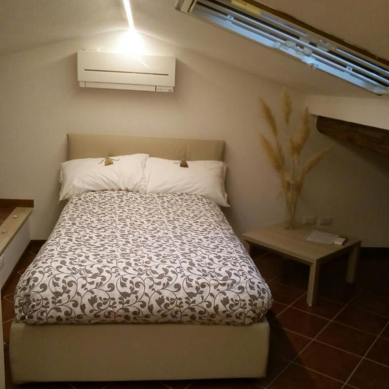 Le Tre Lune Suites - Standard Double Room - Attic - 9