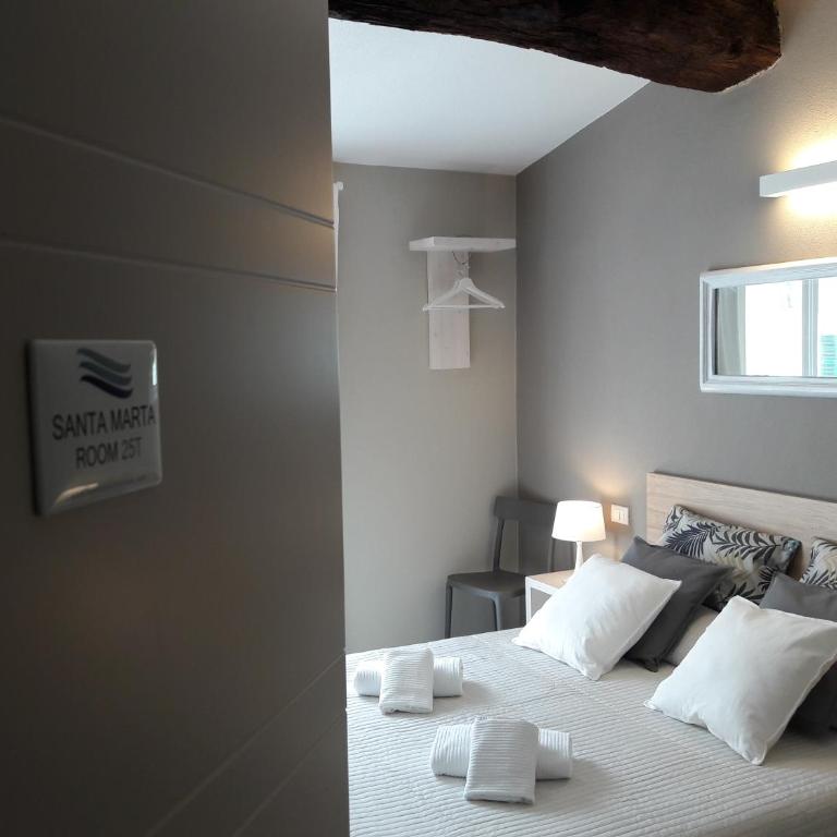 Santa Marta Rooms - Vernazza - Double Room with Terrace - 14
