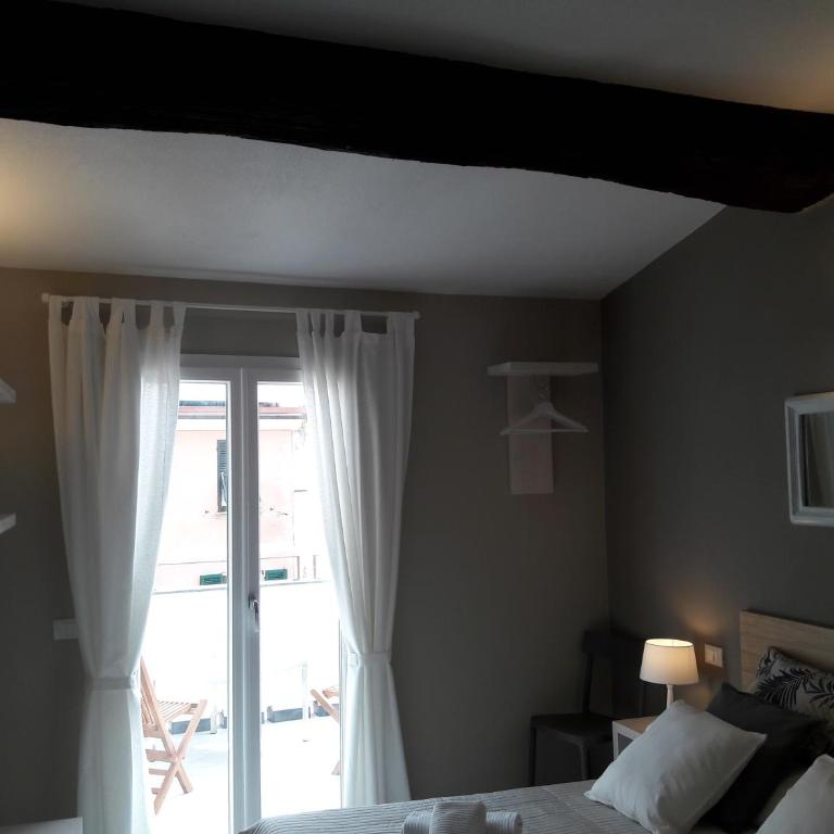 Santa Marta Rooms - Vernazza - Double Room with Terrace - 19