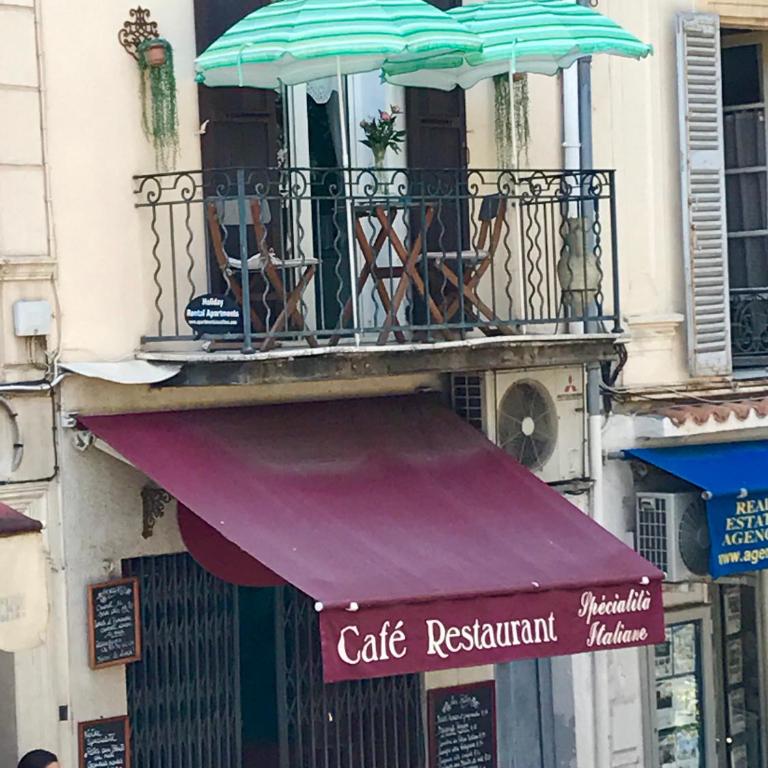 Balcony over Provencal Market, Old Antibes - Apartment mit Balkon - 25