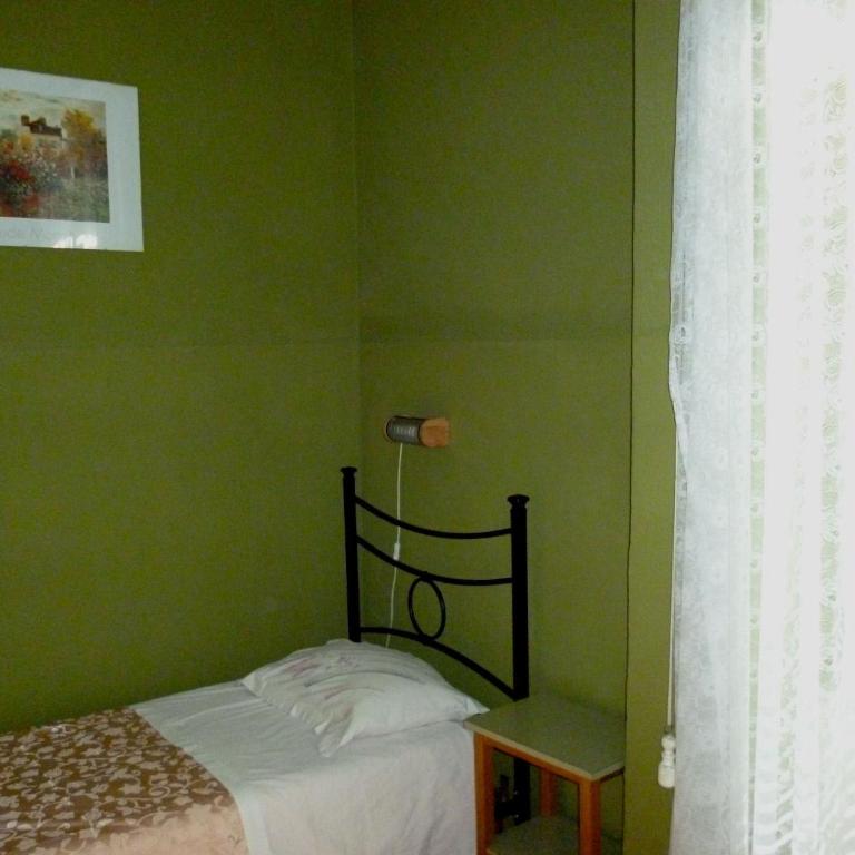 Hotel Giamaica for Girls & Ladies Only - Camera Singola con Bagno in Comune - 2