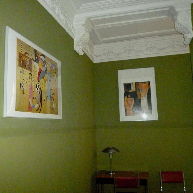 Hotel Giamaica for Girls & Ladies Only - Camera Doppia con Letti Singoli e Bagno in Comune - 8