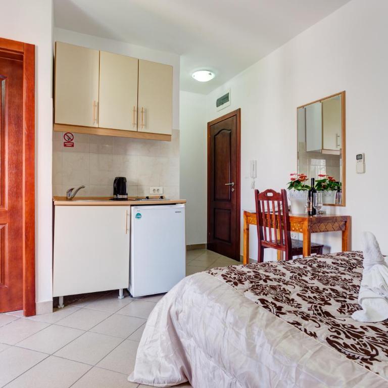 Villa Jadranka Sutomore - Apartman sa Balkonom - 4