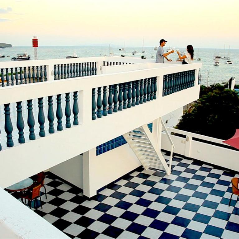 Galapagos Family Vacation 3 bedrooms 7 guests Centrally located and ocean view - Three-Bedroom Townhouse - 1