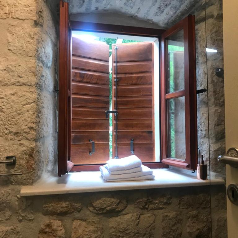 Stone House 264 Beachfront Villa with Private Beach - Villa - 30