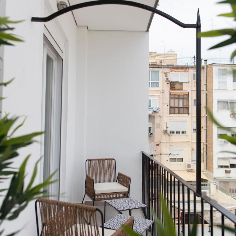 FLORIT FLATS - Chic and Central in a lively but quiet area All walking distance - Apartment - 28