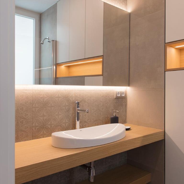 FLORIT FLATS - Chic and Central in a lively but quiet area All walking distance - Apartment - 40