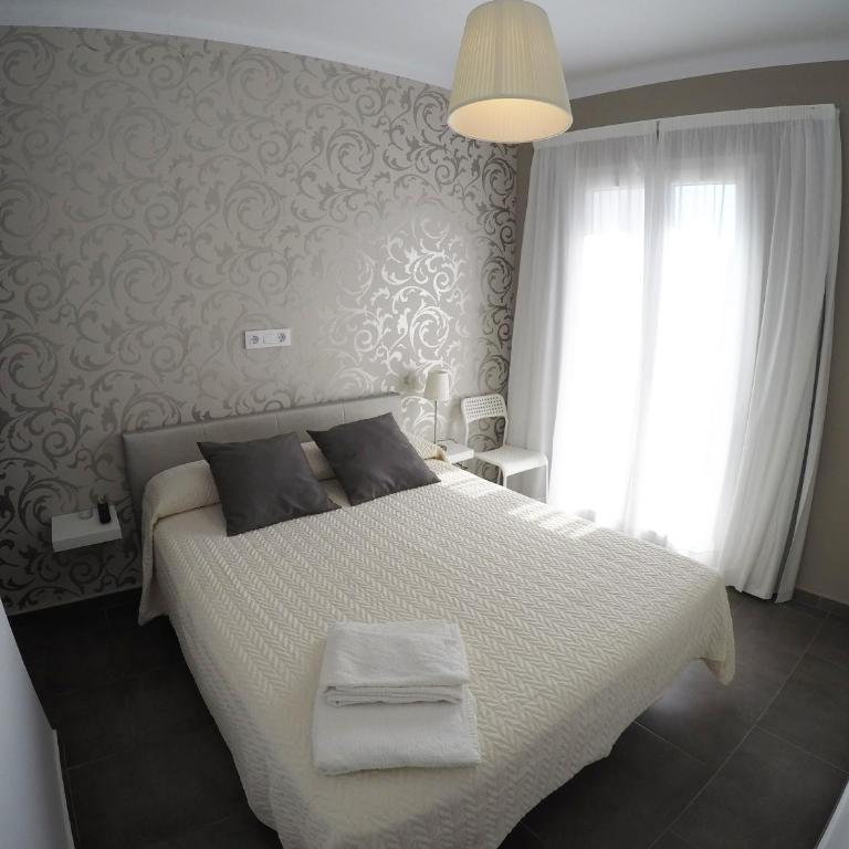 Hostal Mediterráneo - Habitación Doble Superior con balcón - 1 o 2 camas - 13
